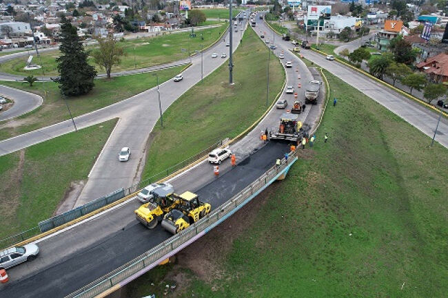 La Plata: Comenzó la etapa final de la obra de repavimentación del Camino Centenario