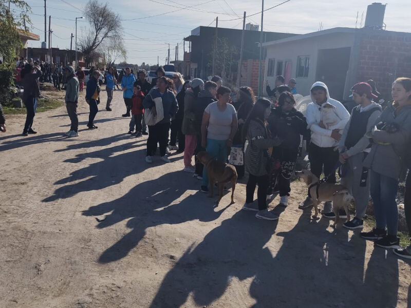 Berisso: Se aplicaron más de 500 vacunas antirrábicas durante la jornada veterinaria en El Carmen
