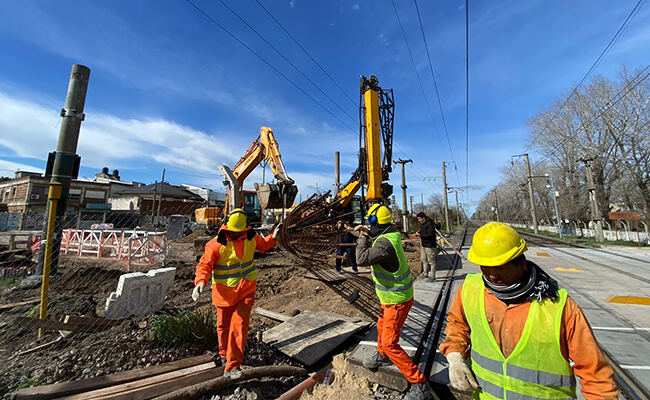 Almirante Brown: Por el avance de la construcción del paso bajo nivel de Longchamps, hay desvíos de tránsito