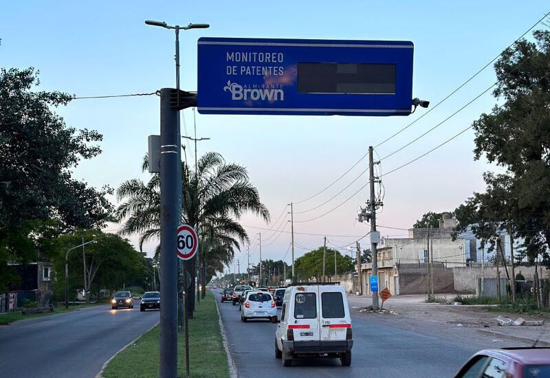 Almirante Brown: A través de los lectores de patentes municipales logran arrestar a tres delincuentes