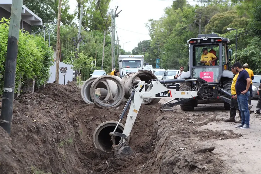 La Plata: Realizan trabajos para mejorar el sistema hidráulico en El Rincón