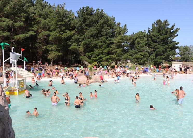 San Cayetano: Abrió sus puertas el nuevo complejo recreativo “Aguas del Pinar”