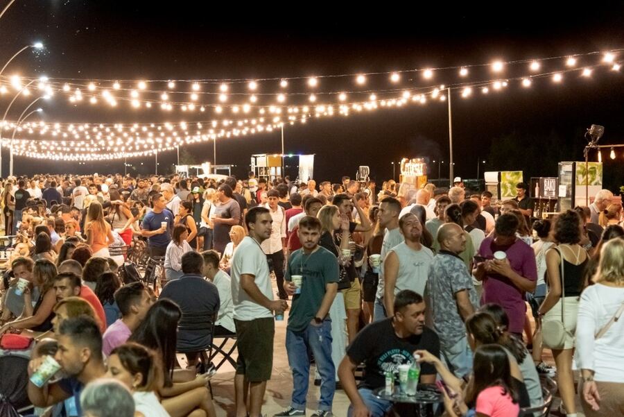 San Nicolás: El festival gastronómico RICO vuelve al empedrado de la Costanera