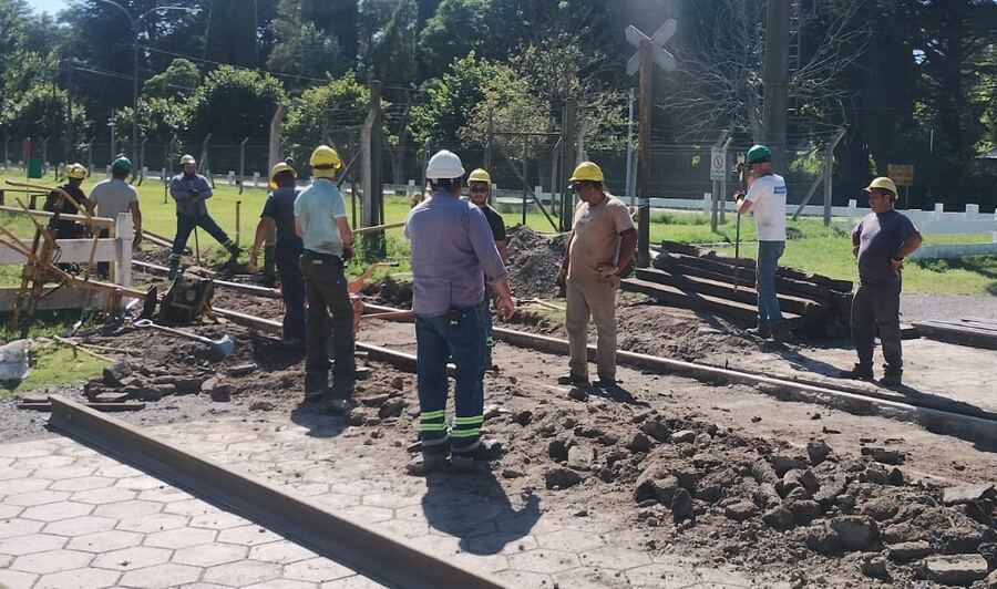 Olavarría: Continúan los trabajos de mantenimiento vial en Loma Negra