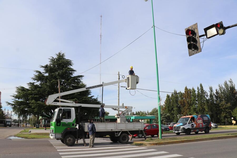 Ensenada: Avanza la renovación del alumbrado público en la ciudad