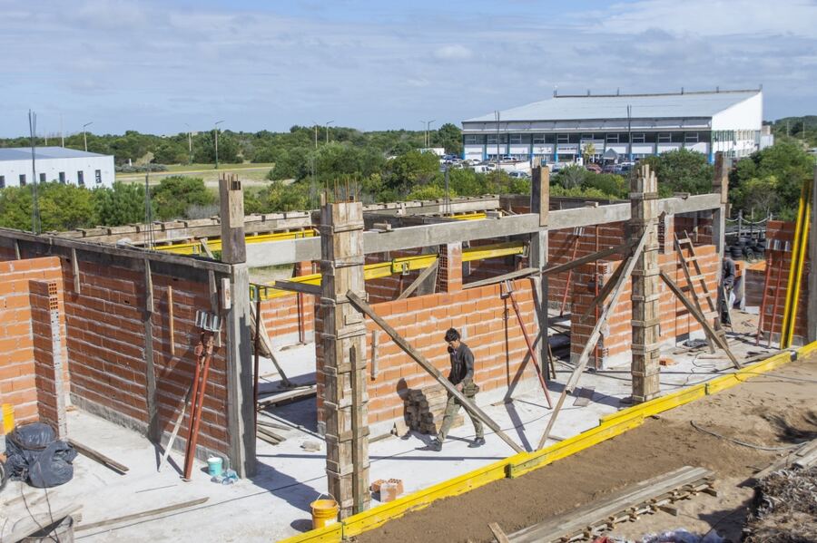 Villa Gesell: Comenzó la obra del nuevo Centro Universitario