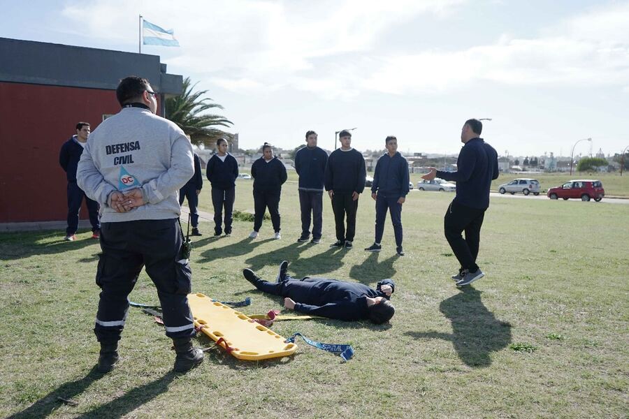 Necochea: Capacitaron en primeros auxilios a los futuros motoristas de móviles policiales