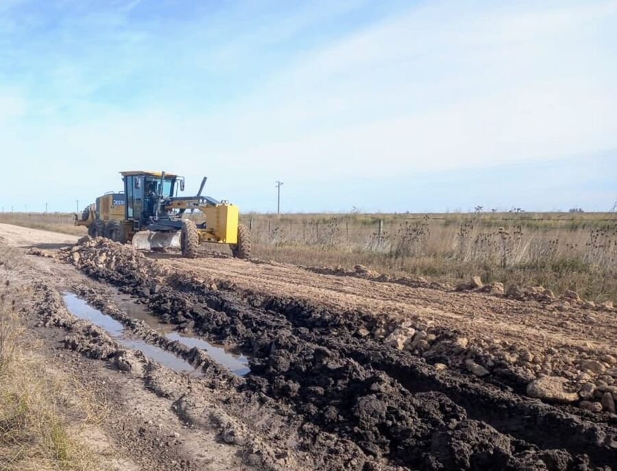 Olavarría: El Municipio continúa diferentes trabajos y obras en Caminos Rurales