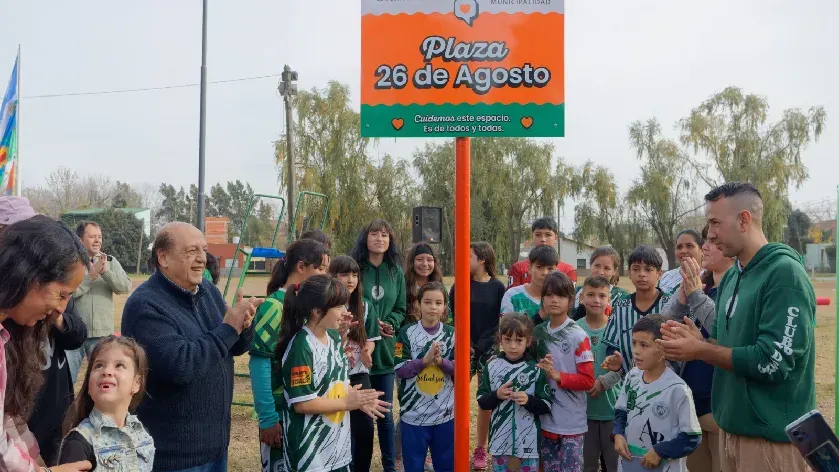 Berazategui: Mussi inauguró la obra de puesta en valor de la Plaza 26 de Agosto