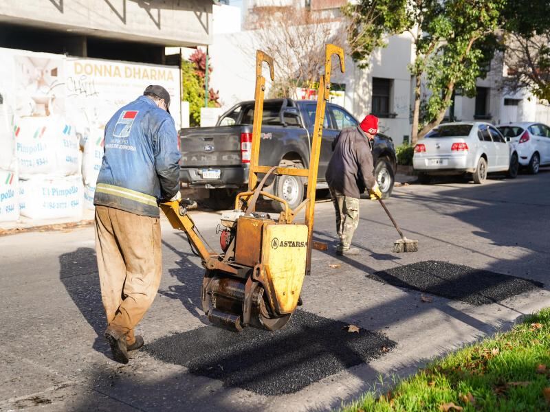 Lomas de Zamora: Avanza el plan de bacheo integral en el distrito