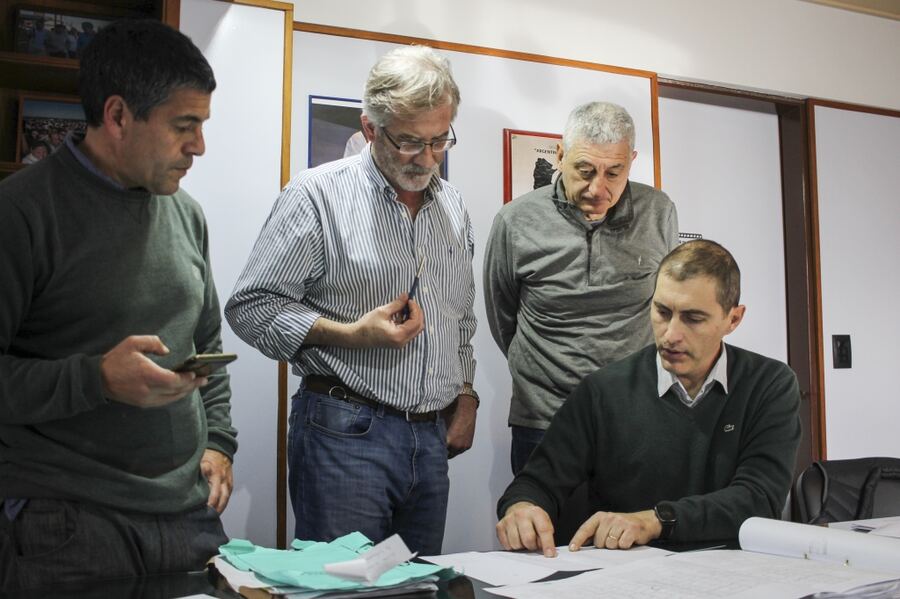 Villa Gesell: El Municipio y ABSA trabajan en la obra de cloacas en La Carmencita