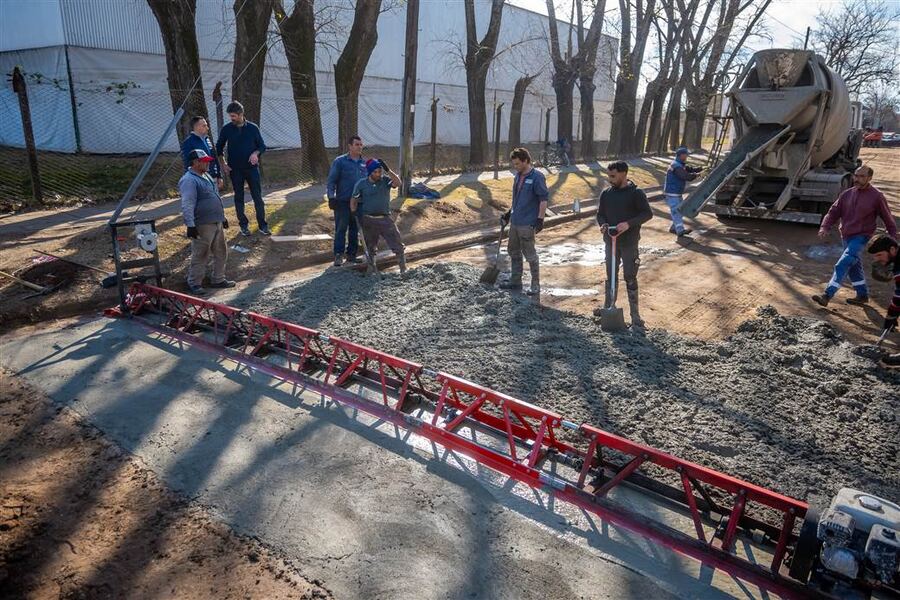 Junín: El Municipio puso en marcha trabajos de pavimentación en Barrio Mayor López