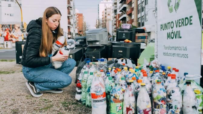 Mar del Plata: El Punto Verde ya recibió 300 kilos de desechos electrónicos y más de 500 ecobotellas