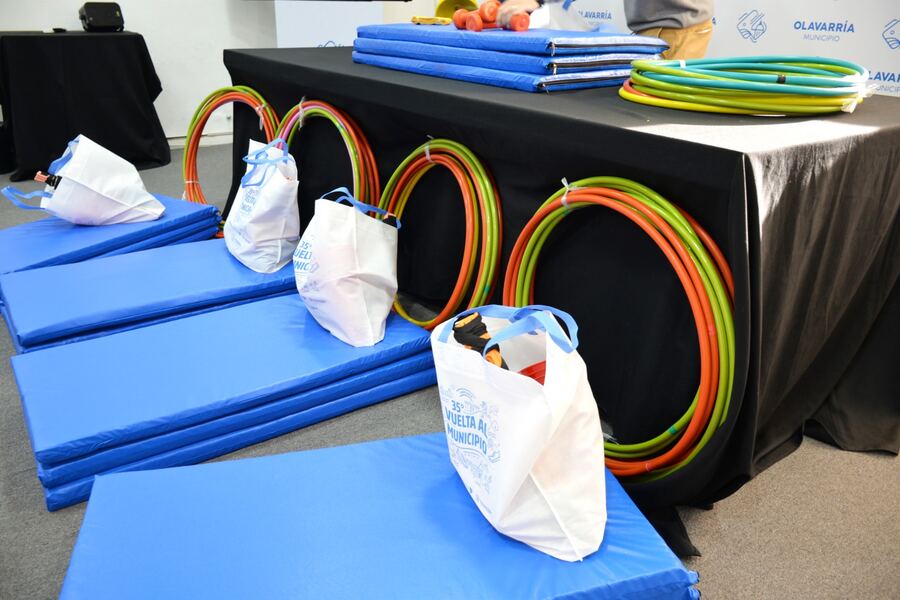 Olavarría: La Comuna entregó materiales deportivos a gimnasios locales