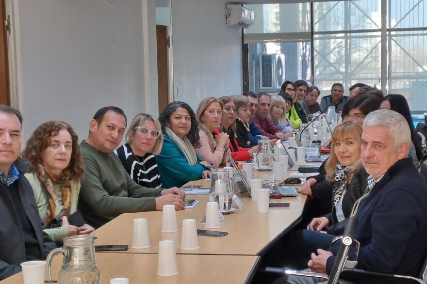 El Gobierno bonaerense ofreció a docentes una suba salarial de 4,5% en agosto y 4% en septiembre