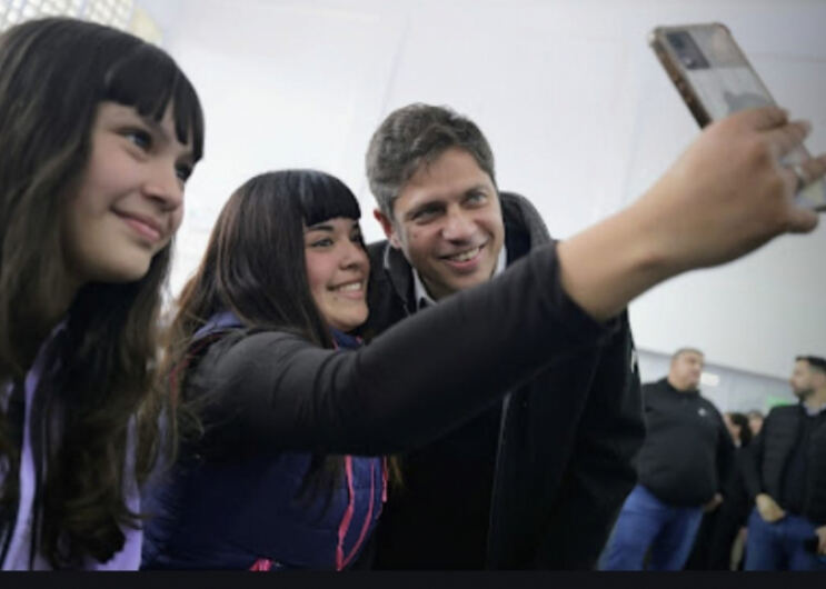 Ezeiza: Kicillof inauguró el nuevo edificio de la Escuela Secundaria N°10