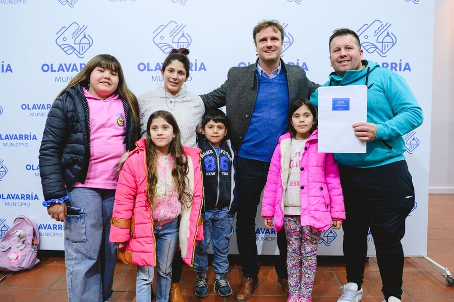 Olavarría: Entregaron lotes con servicios a 112 familias