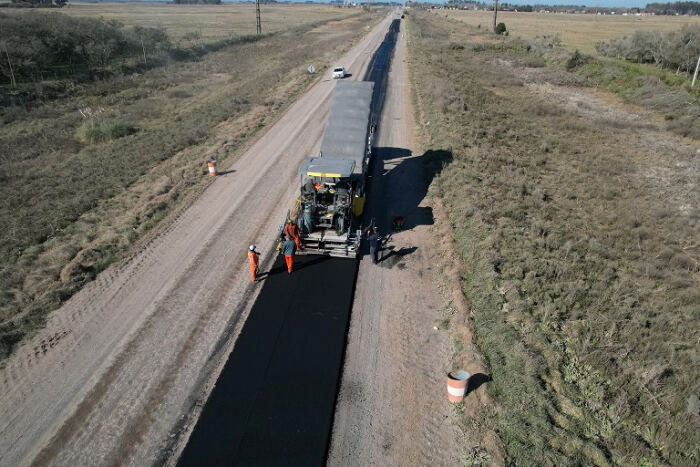 Punta Indio: Vialidad avanza con la repavimentación de la Ruta Provincial N°36