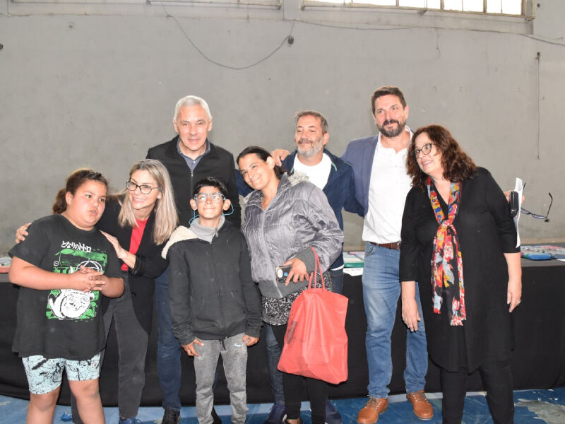 Berisso: Entregaron lentes del programa "Ver para Aprender"