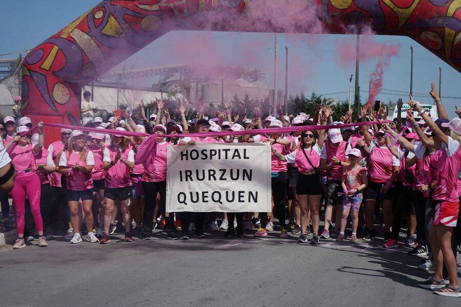 Necochea: Quequén se vistió de rosa para concientizar sobre el cáncer de mama