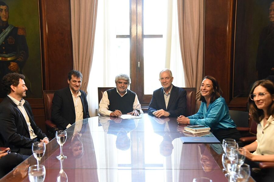 La Plata: Julio Alak lanzó la Escuela Municipal de Gobierno