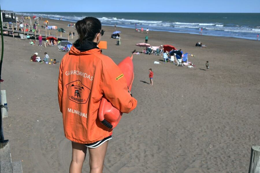 Monte Hermoso: Ya funciona el servicio diario de Guardavidas