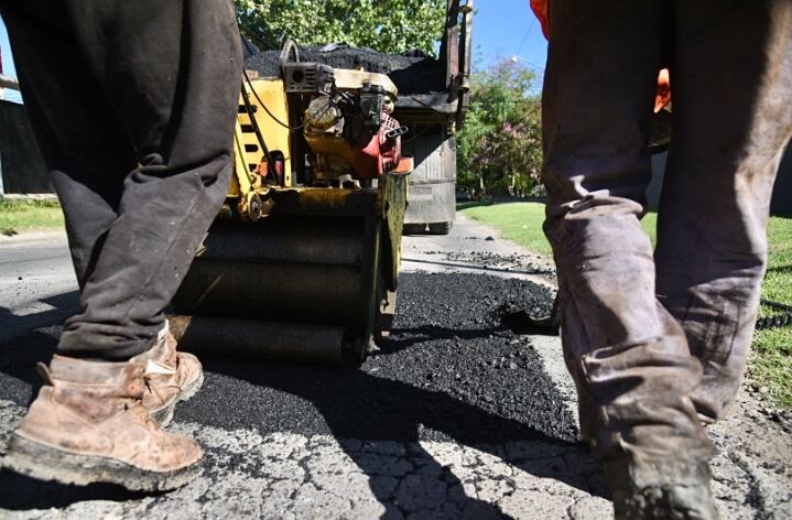 La Plata: El Municipio extiende el plan de obras con trabajos en distintas calles, plazas y centros comerciales