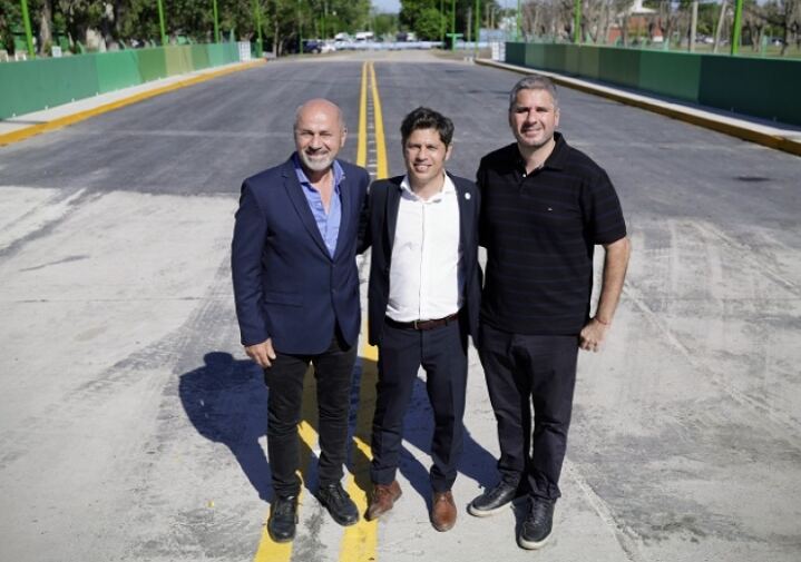 Ensenada: Kicillof y Secco inauguraron el puente Stella Maris