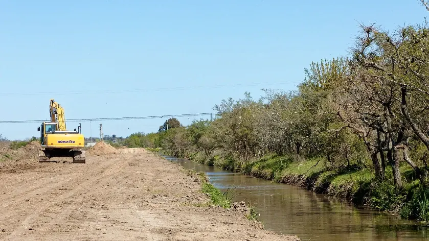 Berazategui: Finalizaron los trabajos de saneamiento del canal pluvial Padre Mugica