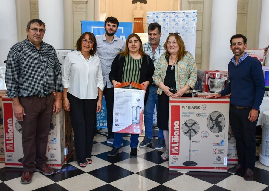 Bragado: Se entregó equipamiento para instituciones educativas