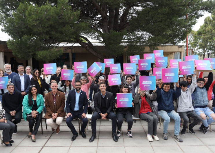 Estudiantes de tres distritos recibieron sus netbooks de Conectar Igualdad