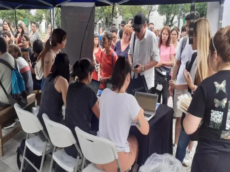 Lomas de Zamora: Se entregaron más de tres mil kits de semillas de temporada