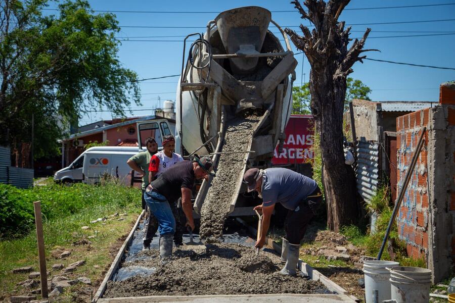 Quilmes: Iniciaron las tareas de mejora en la Plaza ARA San Juan - Paseo de la Lealtad
