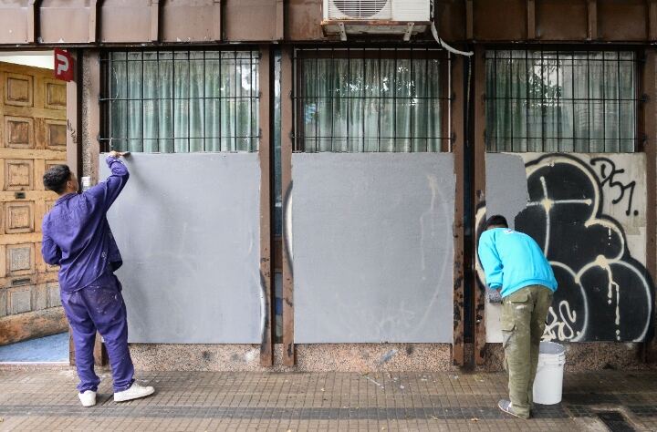 La Plata: La Comuna recuperó otros 400 frentes y mobiliario vandalizados