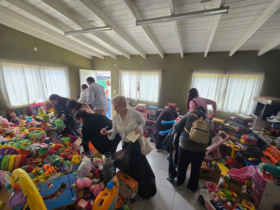 Tandil: Se realizó una nueva entrega de juguetes en el marco de "Tandil Solidario Abriga Fiestas"