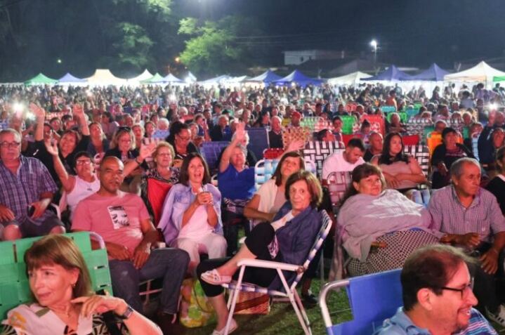 San Pedro: La Fiesta Provincial del Durazno brilló con una asistencia récord
