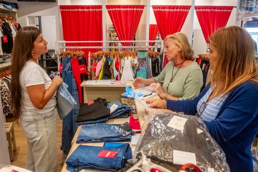 Junín: OMIC comenzó con los recorridos informativos en centros comerciales