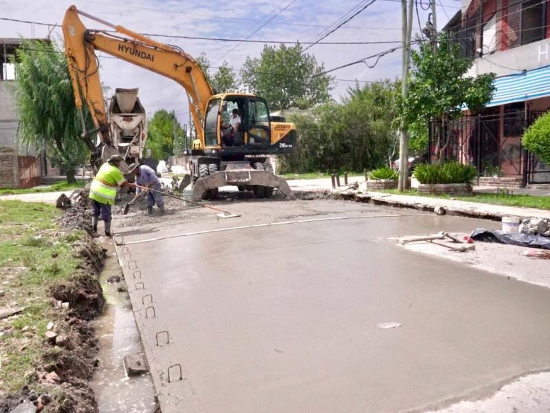 Lomas de Zamora: Se intensifican las tareas de bacheo en todo el distrito