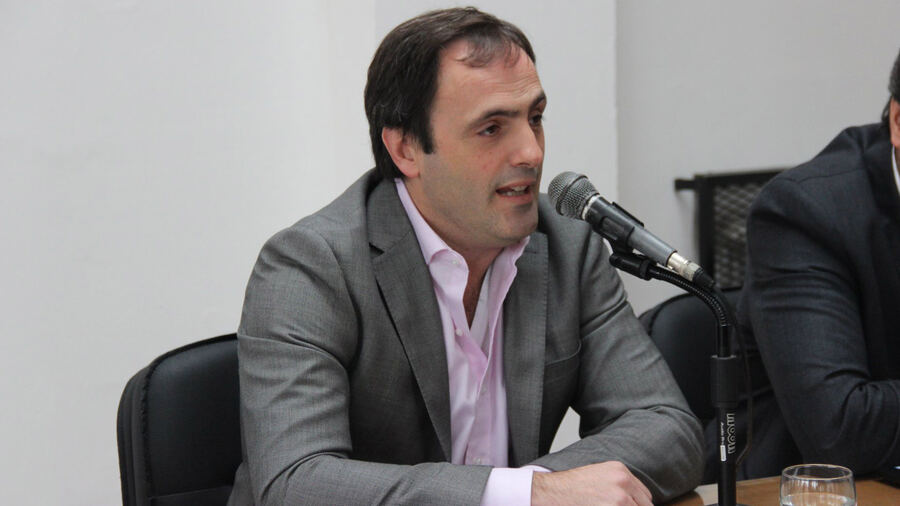 Maipú: El intendente fue denunciado por utilizar maquinaria y materiales municipales en su empresa familiar