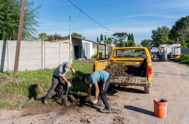 Azul: Realizaron tareas de mantenimiento de calles en el barrio El Sol