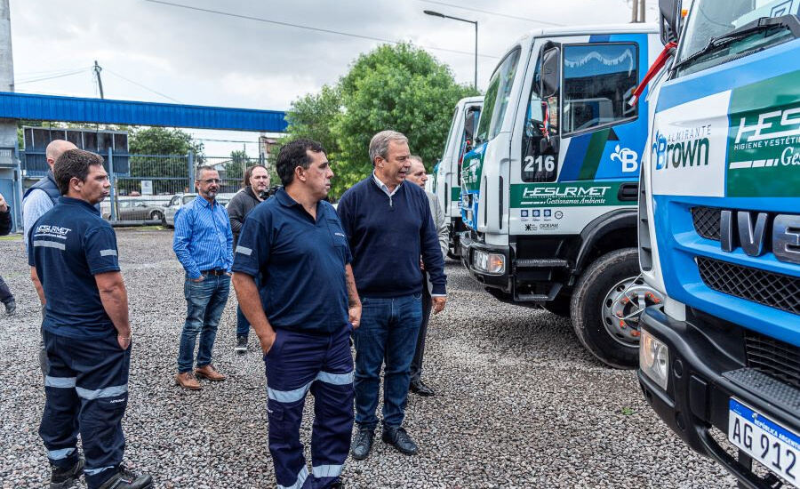 Almirante Brown: Presentan una nueva flota de camiones para la recolección y el tratamiento de residuos