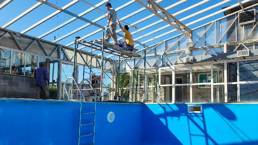 Berazategui: Realiza reformas en la pileta climatizada de Los Privilegiados