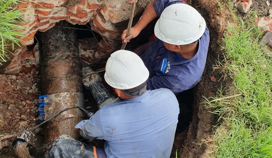 Berisso: ABSA lleva adelante el recambio de cañerías en la ciudad