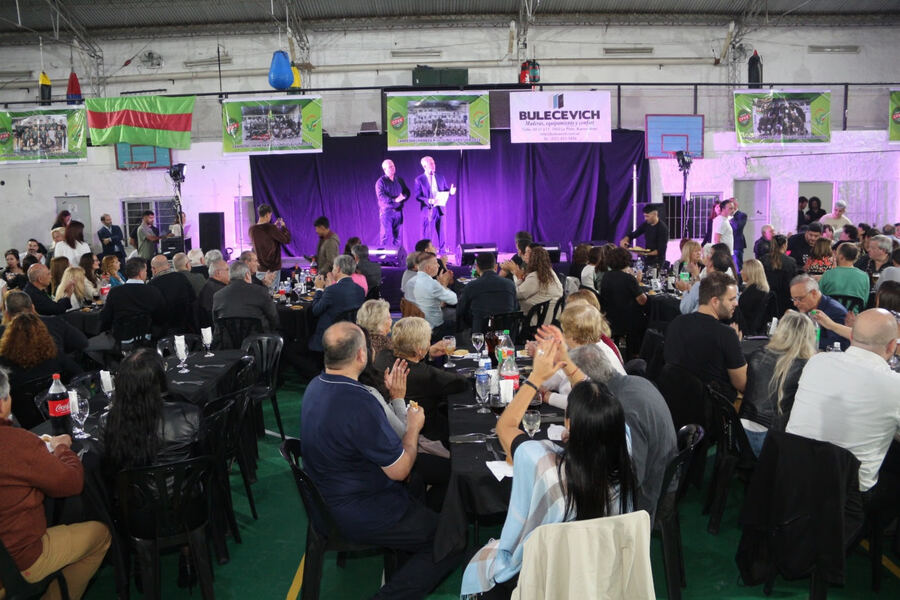 La Plata: Alak participó de la cena por el 117° aniversario de Villa Elvira
