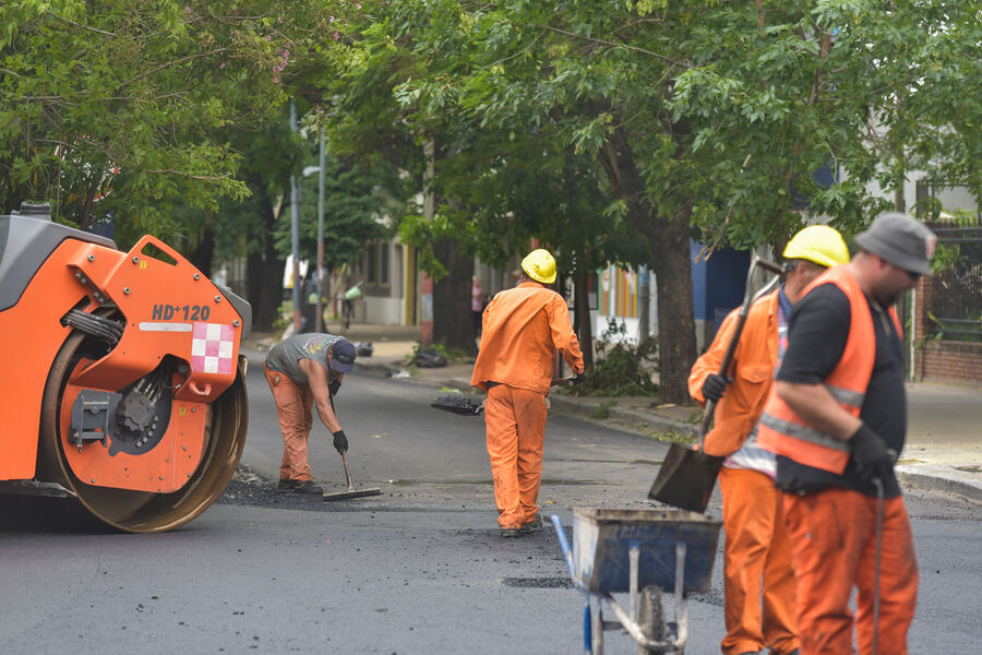 La Plata: Inició el bacheo de 5.400 cuadras en los barrios de la ciudad