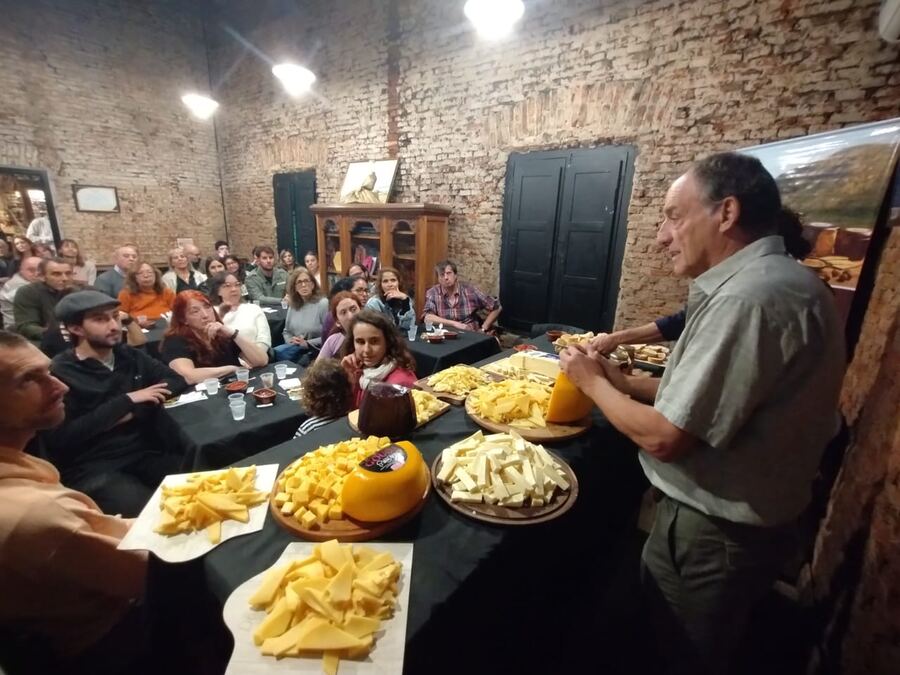 Tandil: Exitoso inicio del ciclo “Quesos que cuentan historias”