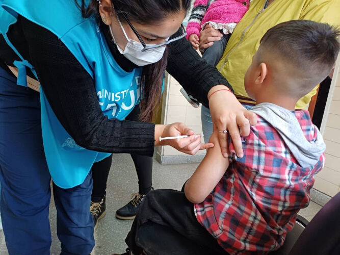 AMBA: Comenzó la campaña de refuerzo de vacunación contra el sarampión
