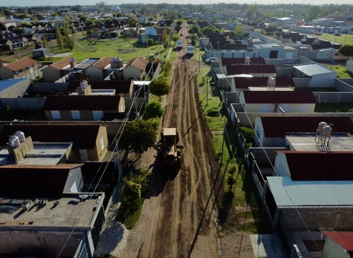 Olavarría: Ponen en marcha el mantenimiento de calles en los barrios Educadores, Villa Aurora y Parque Arano