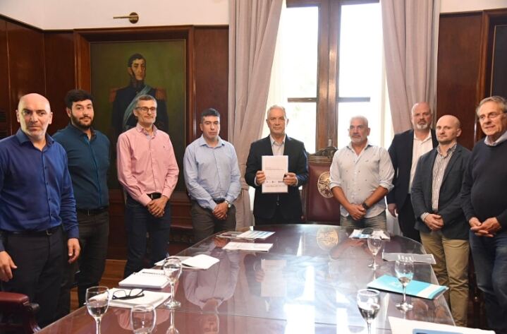 La Plata: Alak avanza con una política de tratamiento y compactación de vehículos municipales y abandonados