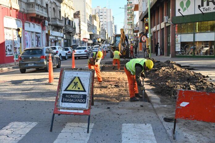 Bahía Blanca: Corte de media calzada en calle Chiclana y reubicación de paradas de colectivos